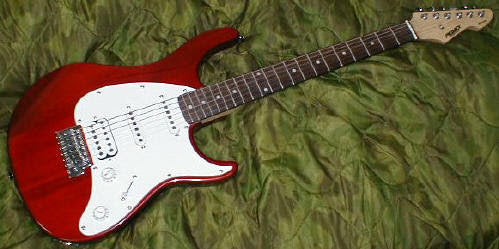 Đàn Guitar Điện Peavey Raptor Plus HSS Electric Guitar, Rosewood Fingerboard, Red