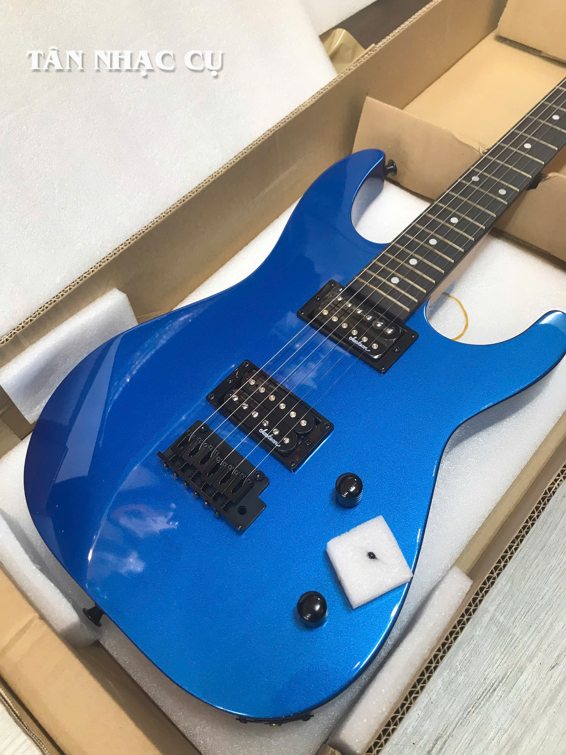 Đàn Guitar Điện Jackson Dinky JS11 HH Electric Guitar, Amaranth Fingerboard, Metallic Blue #2910121527