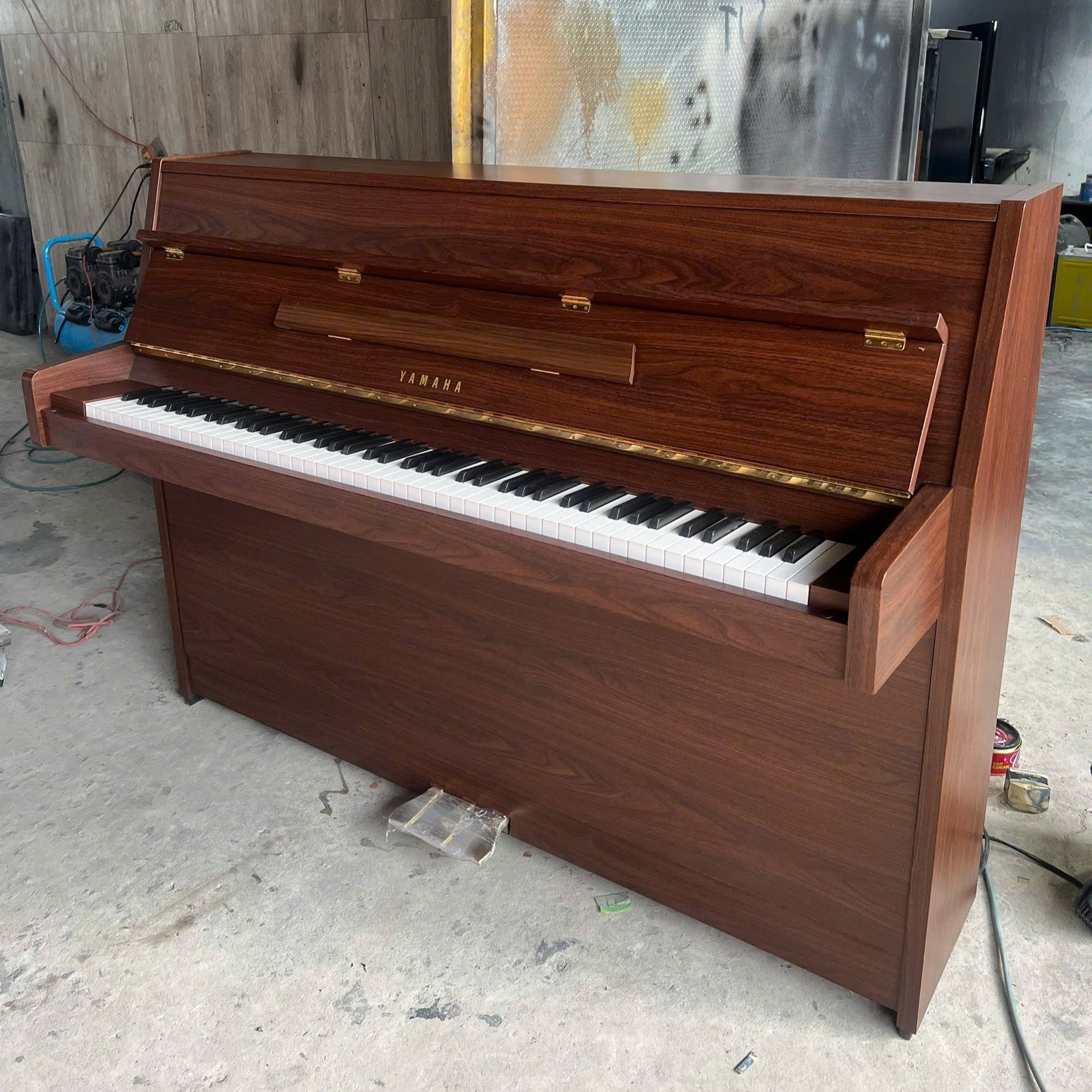 Đàn Piano Cơ Yamaha MC101 Mahogany