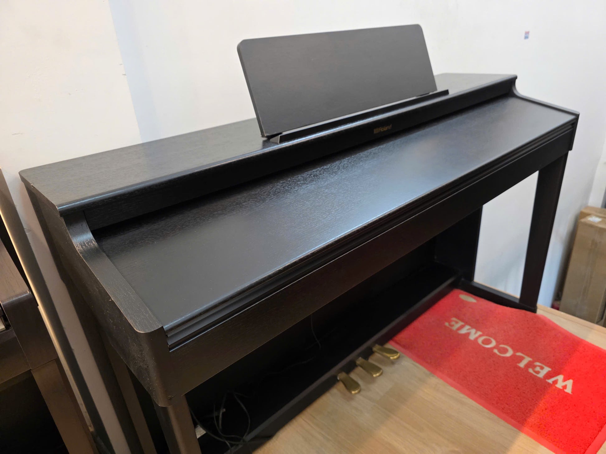 Đàn Piano Điện Roland RP701, Qua Sử Dụng