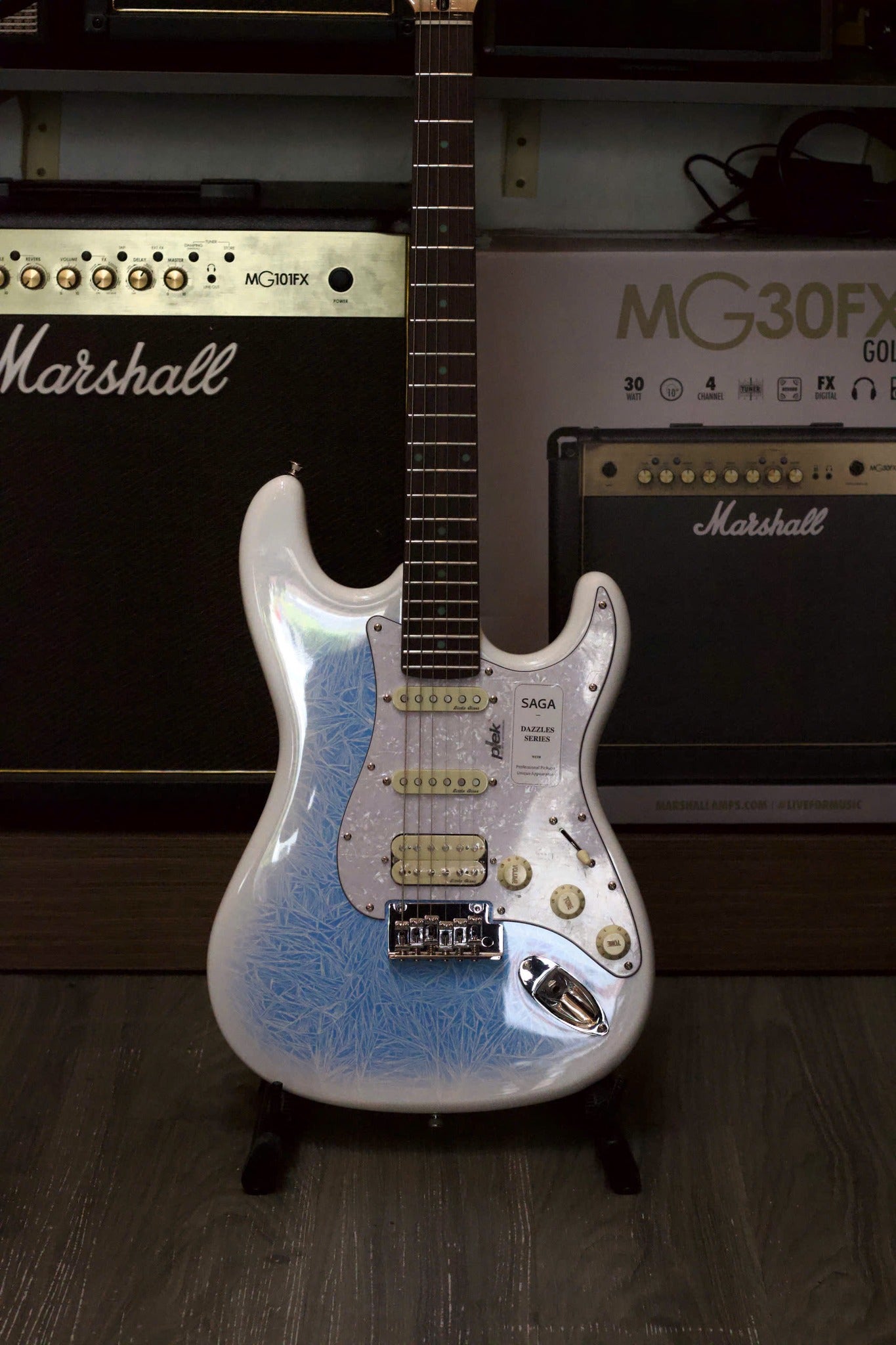 Đàn Guitar Điện SAGA DAZZLES Series II - Celestial Blue