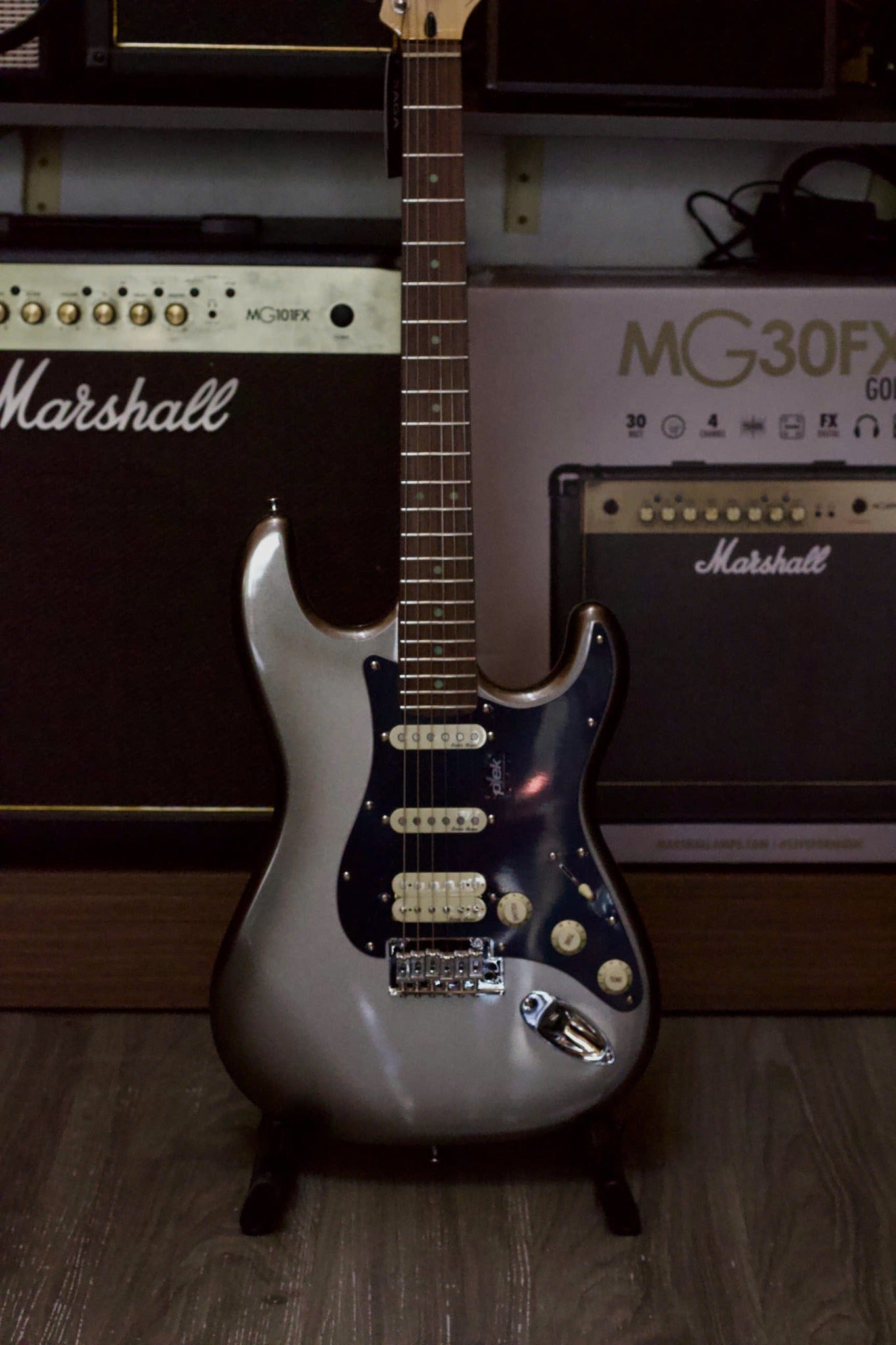 Đàn Guitar Điện  SAGA DAZZLES Series II - Mercury Gray