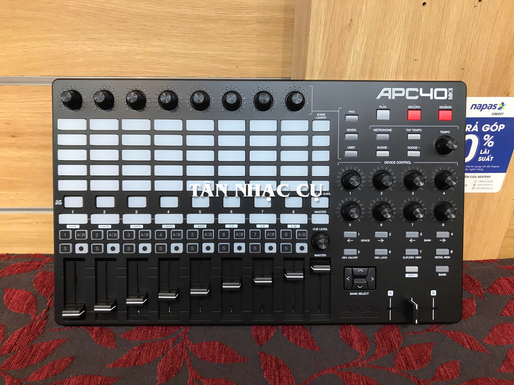 MIDI Pad Controller Akai APC40 MKII