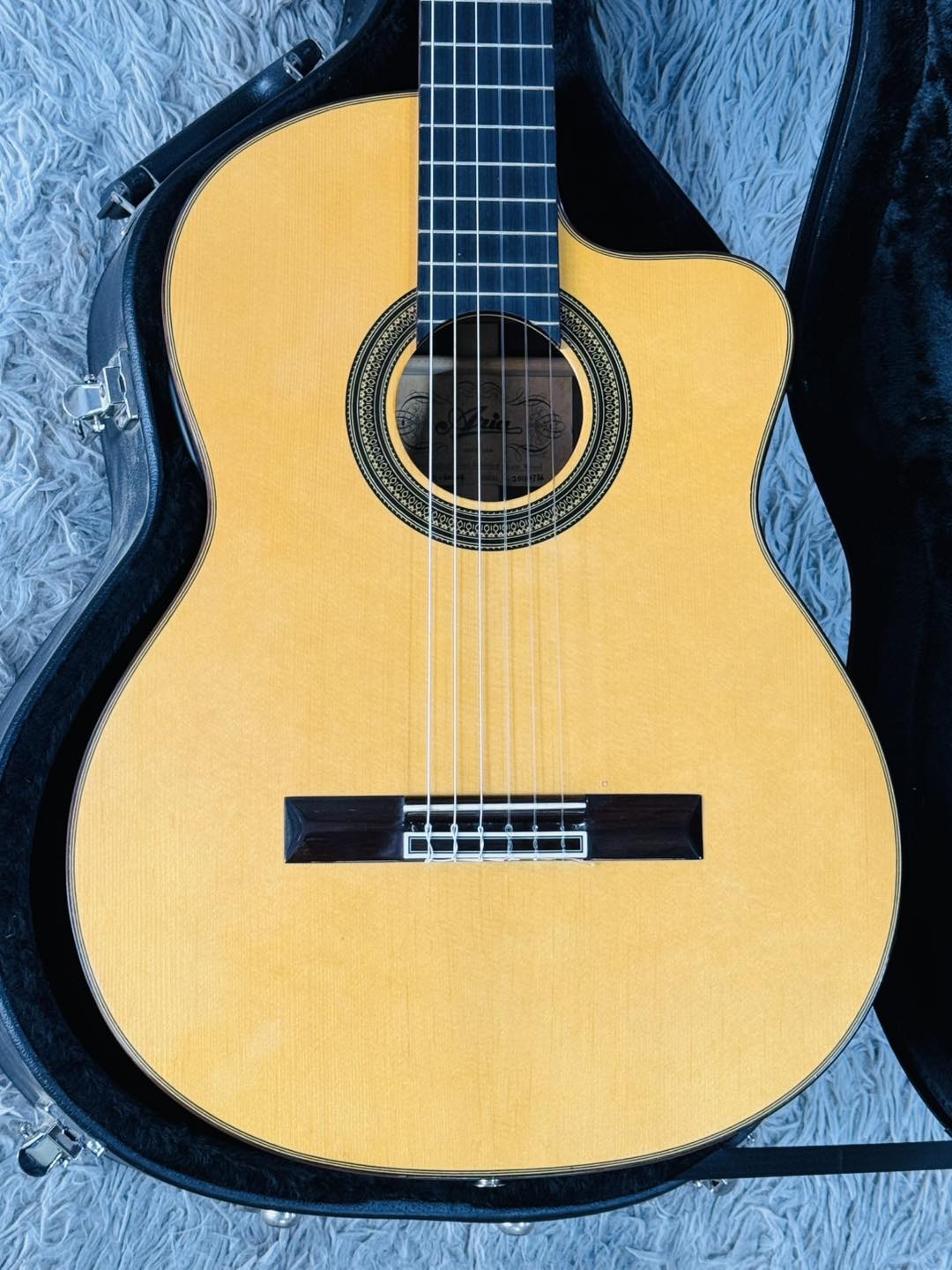 Đàn Guitar Classic Aria A60CWE