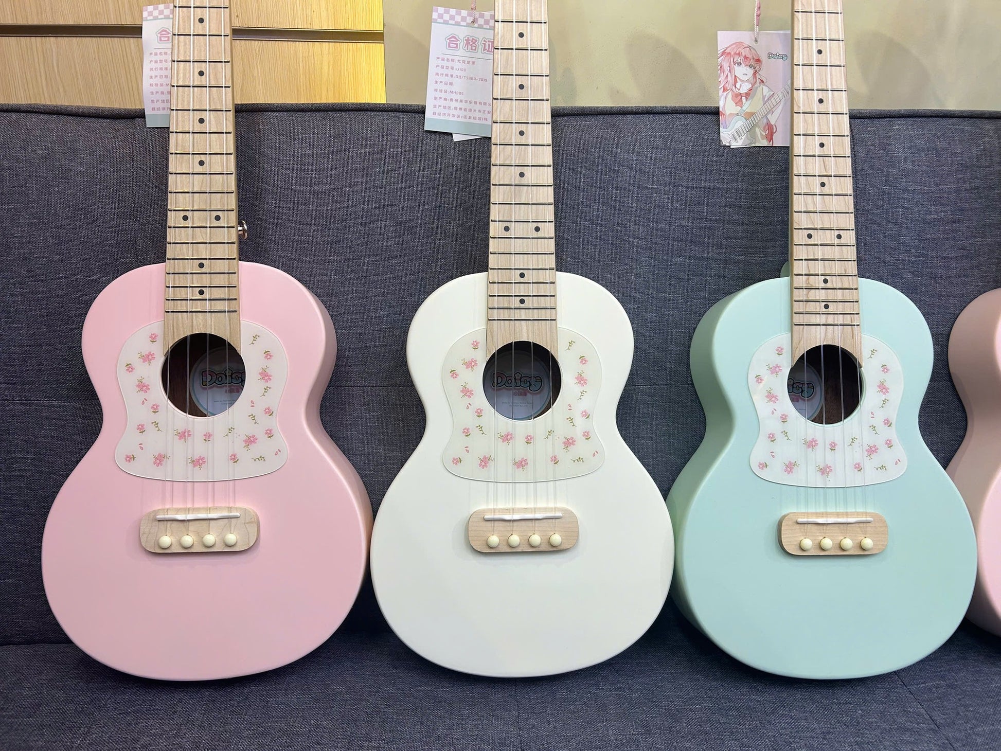 Đàn Ukulele Concert Daisy Jeni U100, White