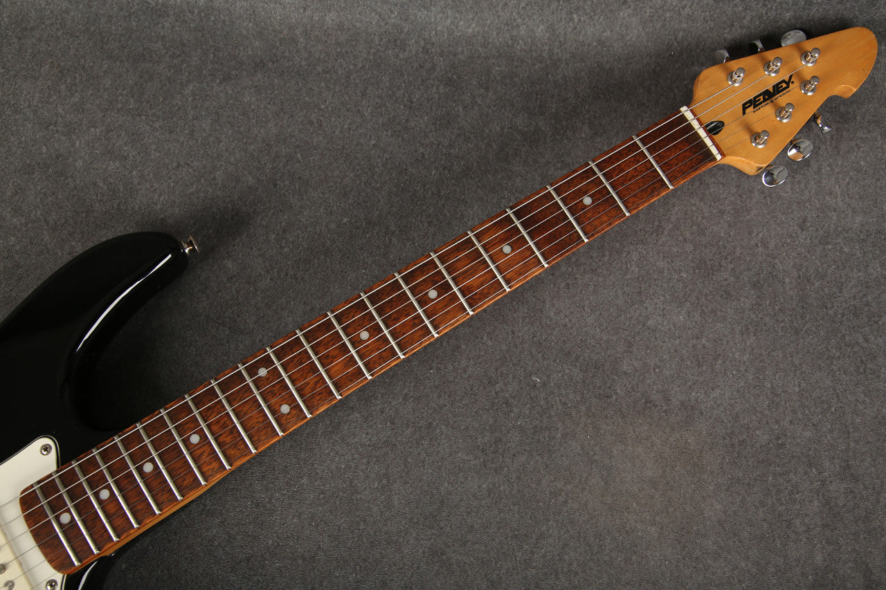 Đàn Guitar Điện Peavey Raptor Plus HSS Electric Guitar, Rosewood Fingerboard, Black