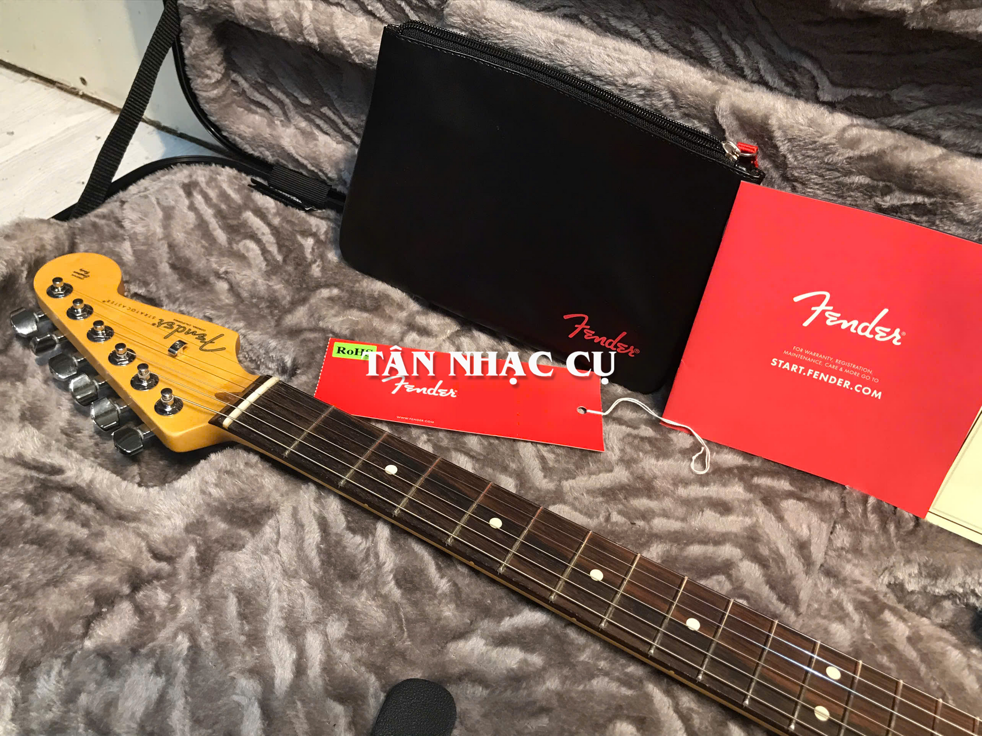 Fender American Professional II Stratocaster® HSS - 3 Color Sunburst
