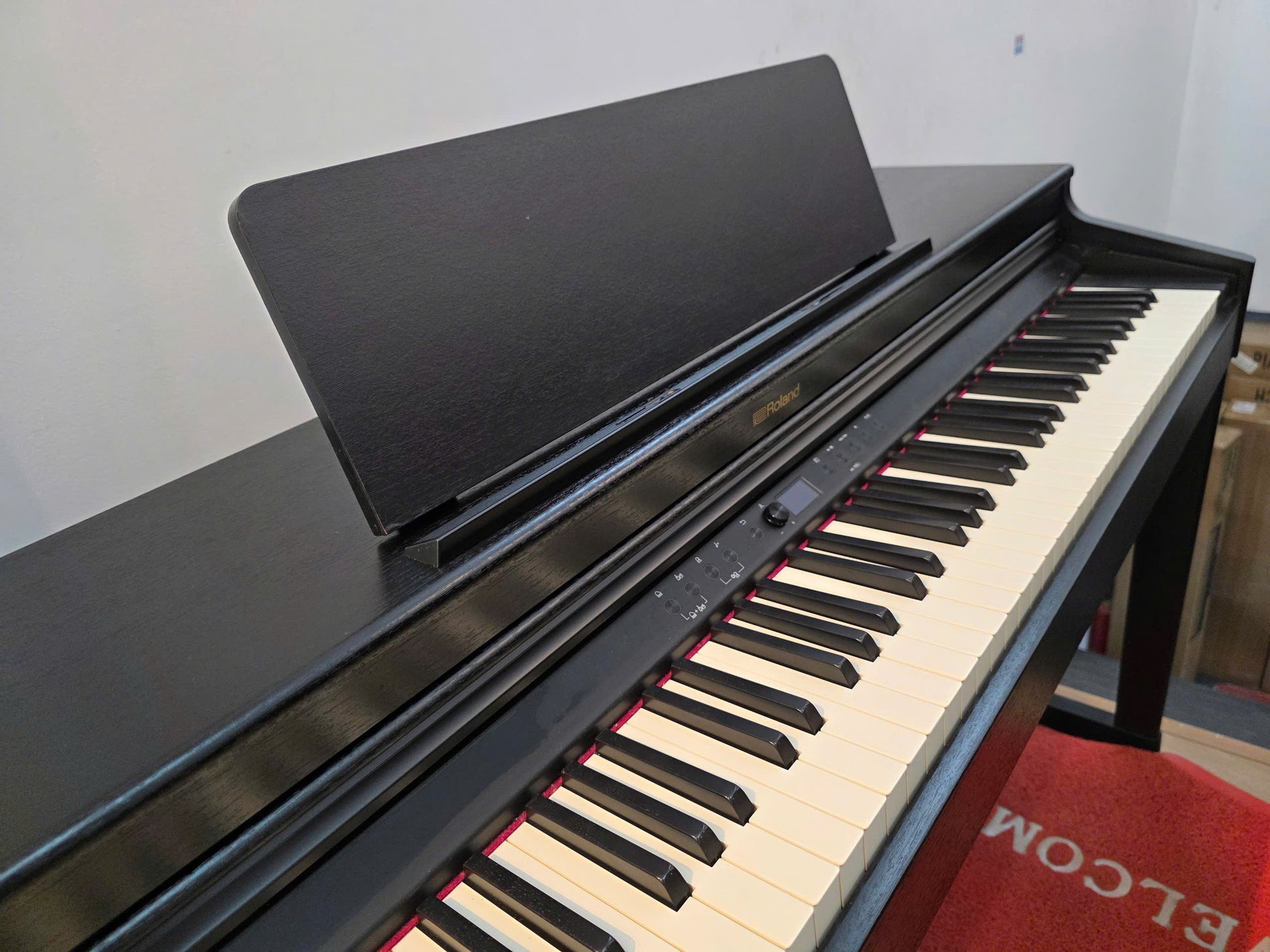 Đàn Piano Điện Roland RP701, Qua Sử Dụng