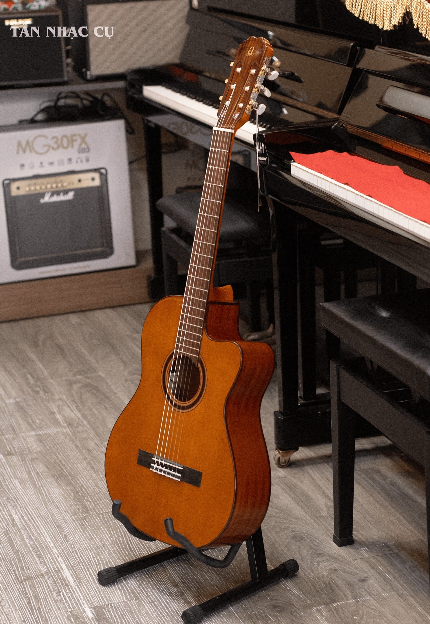 Đàn Guitar Classic Admira Malaga  EC