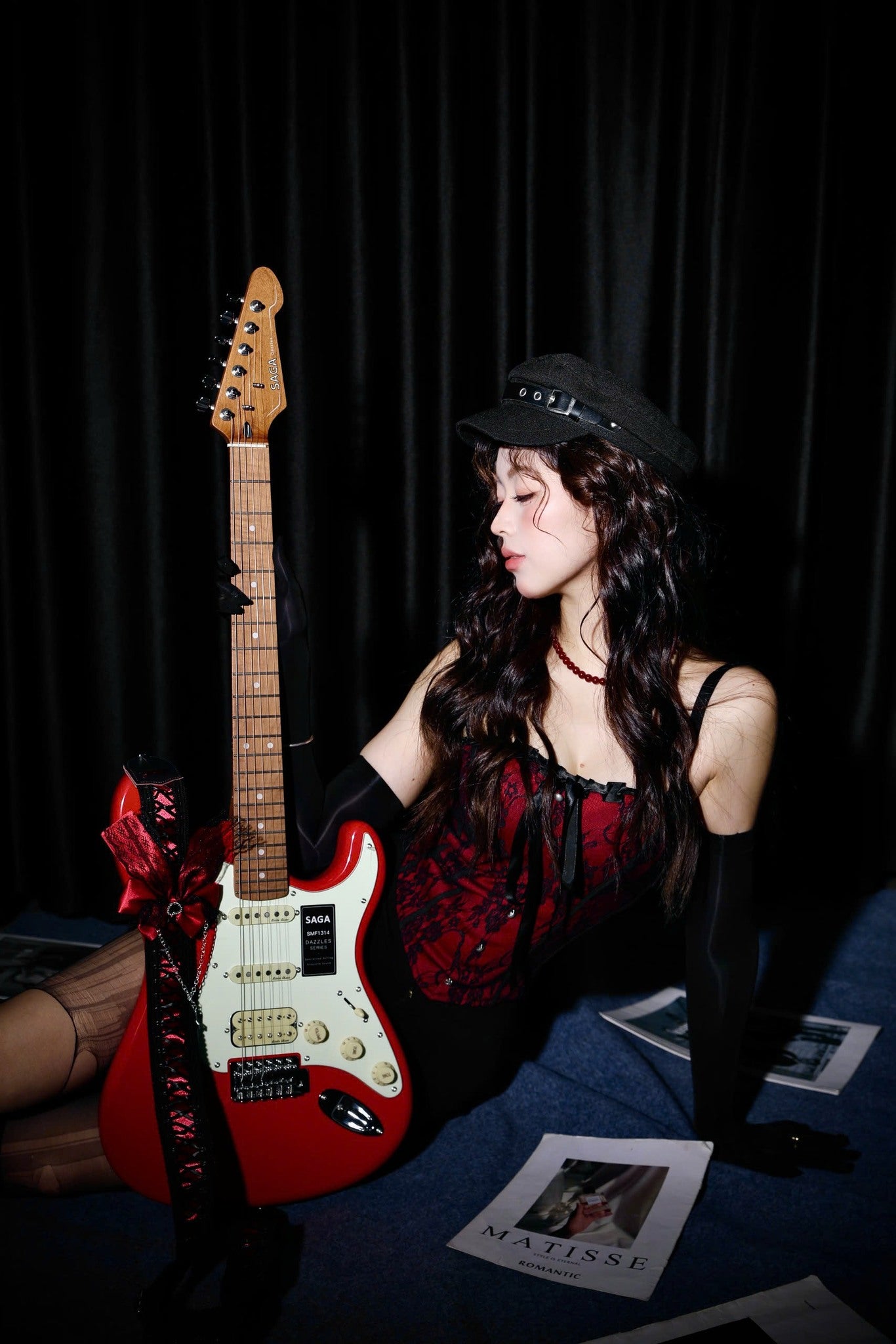 Đàn Guitar Điện Saga Dazzle SMF1314 Red