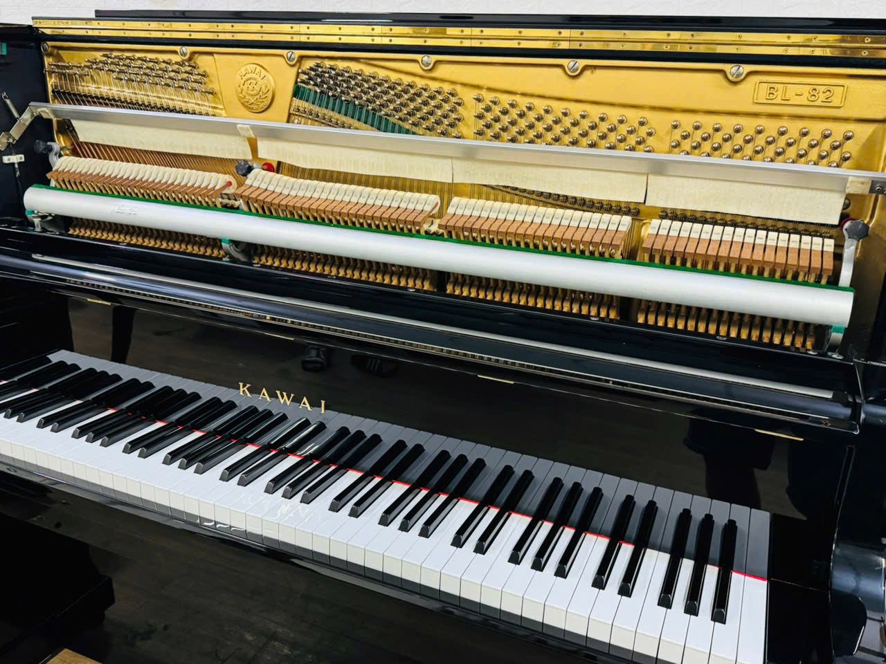 Đàn Piano Cơ Upright Kawai BL82