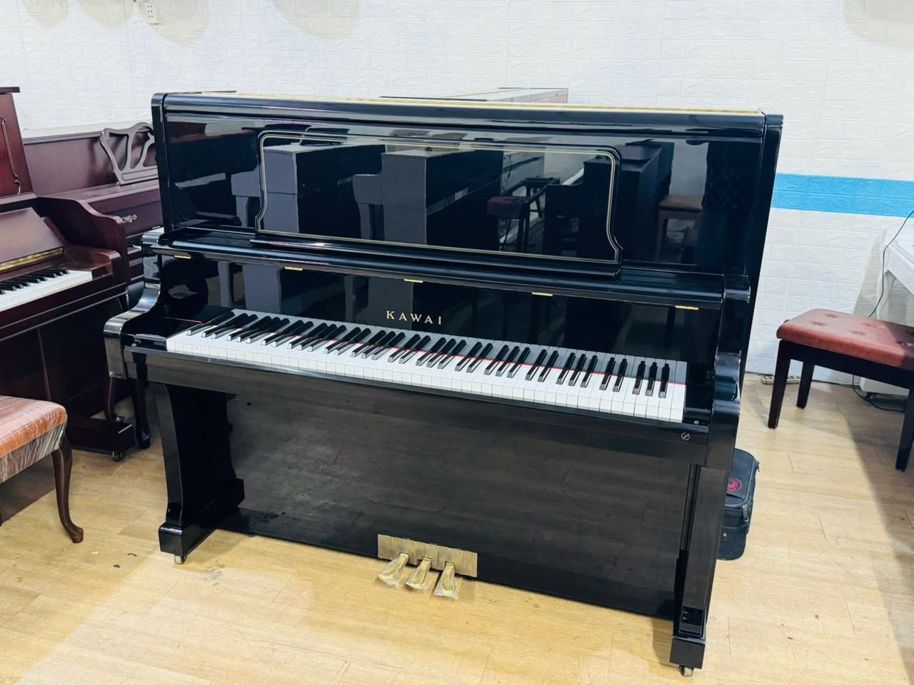 Đàn Piano Cơ Upright Kawai BL82