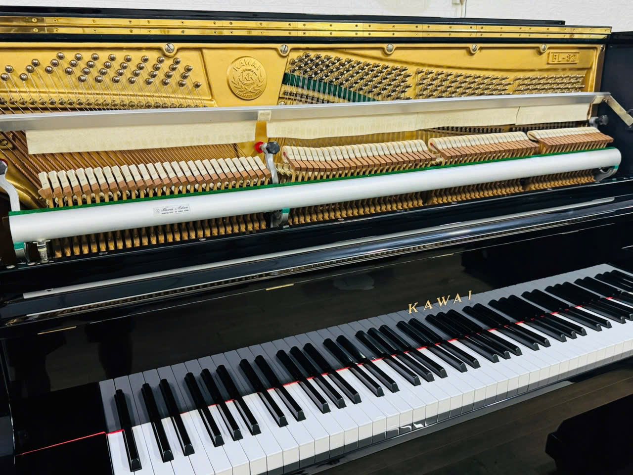 Đàn Piano Cơ Upright Kawai BL82