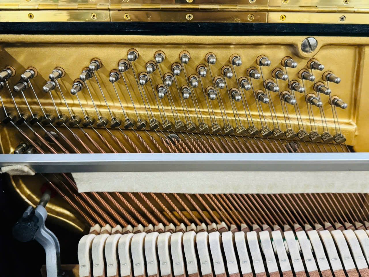 Đàn Piano Cơ Upright Kawai BL82