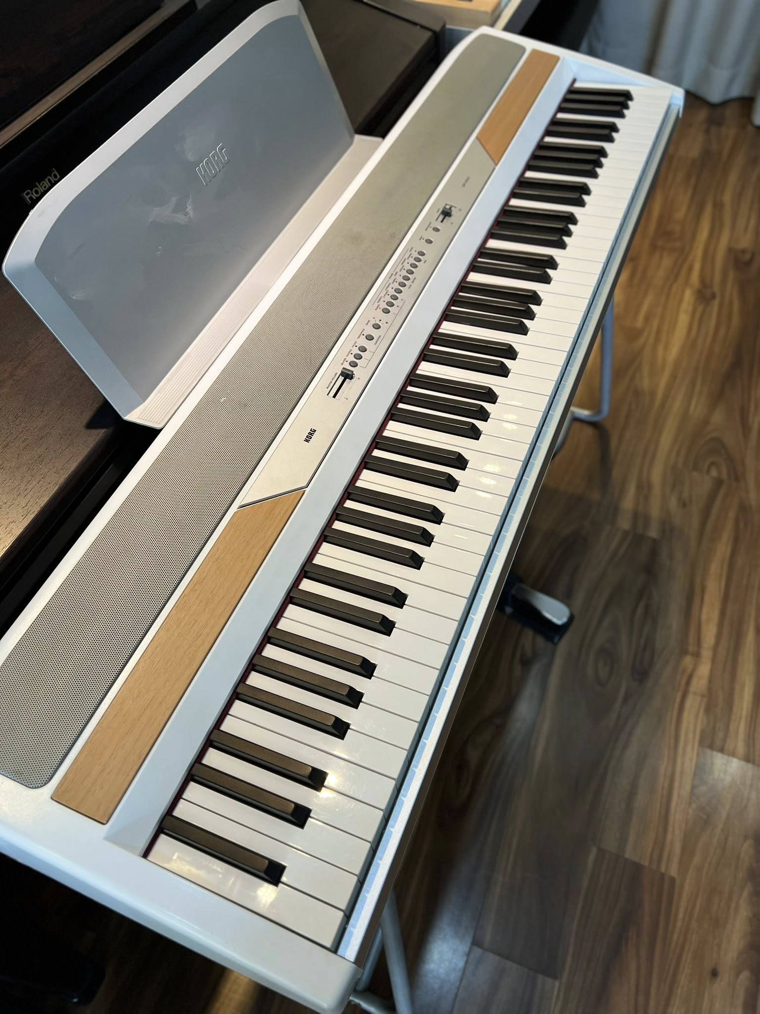Đàn Piano Điện Korg SP250