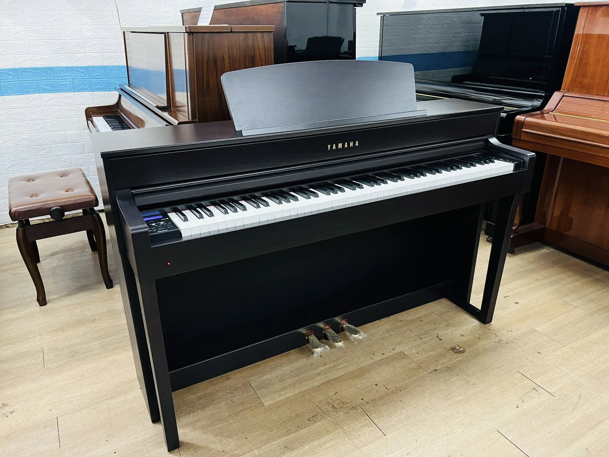 Đàn Piano Điện Yamaha CLP645