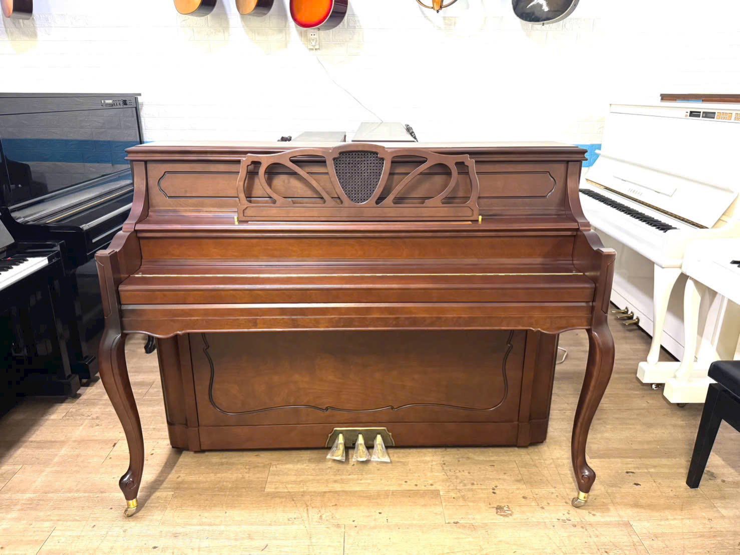Đàn Piano Cơ Upright Kawai Ki60KF