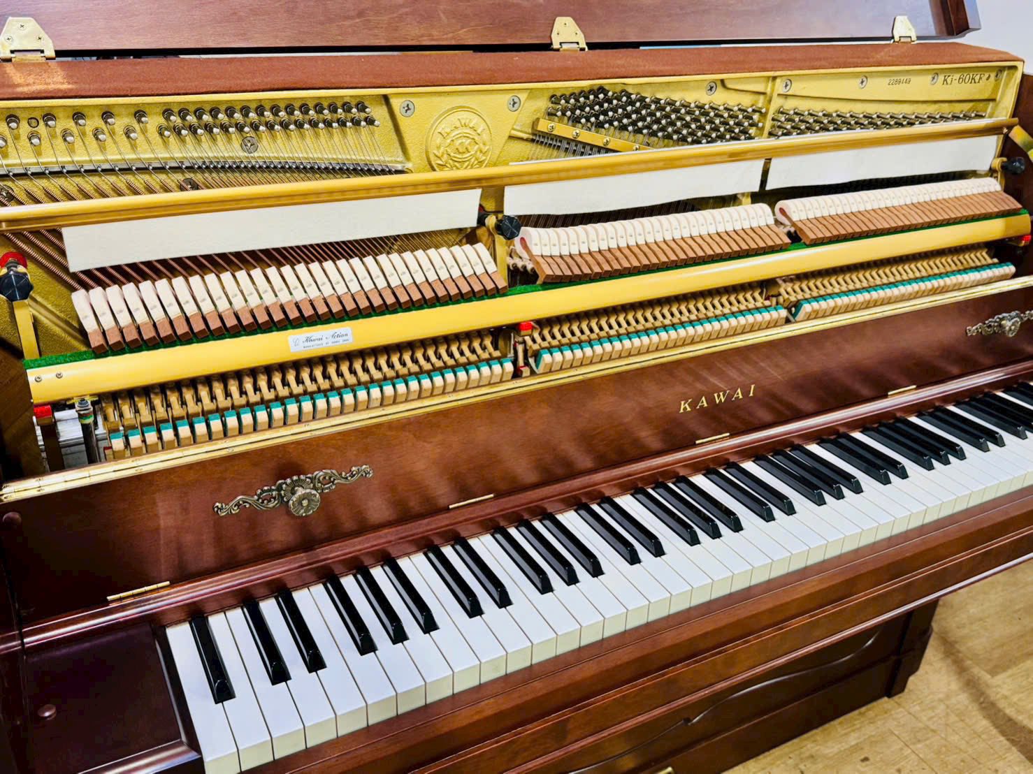 Đàn Piano Cơ Upright Kawai Ki60KF
