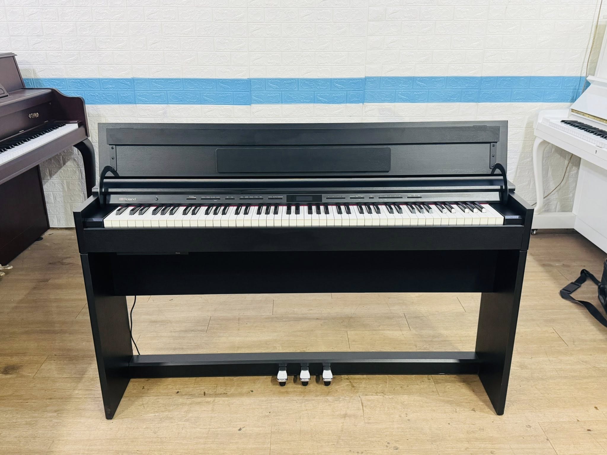 Đàn Piano Điện Roland DP603