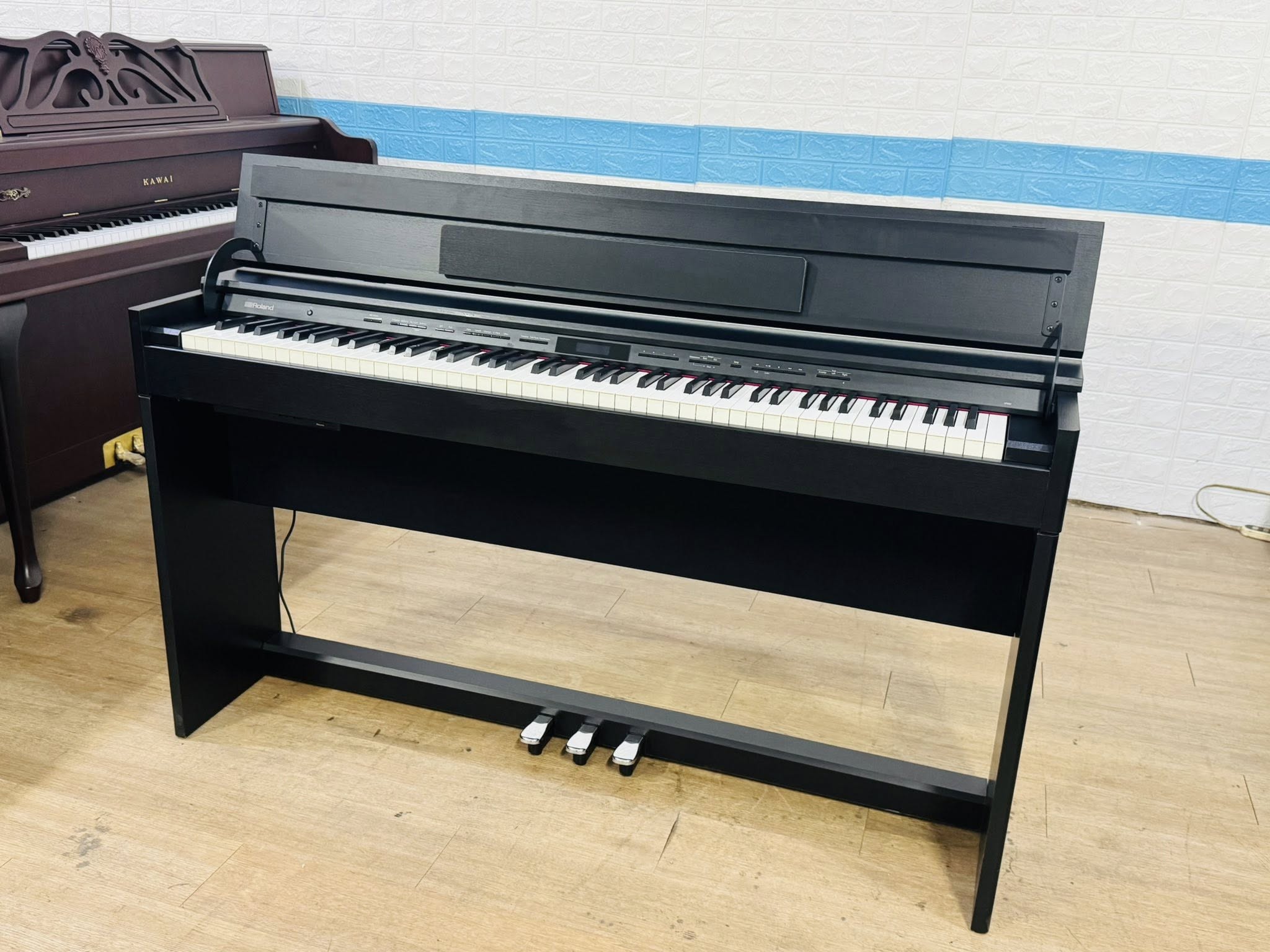 Đàn Piano Điện Roland DP603