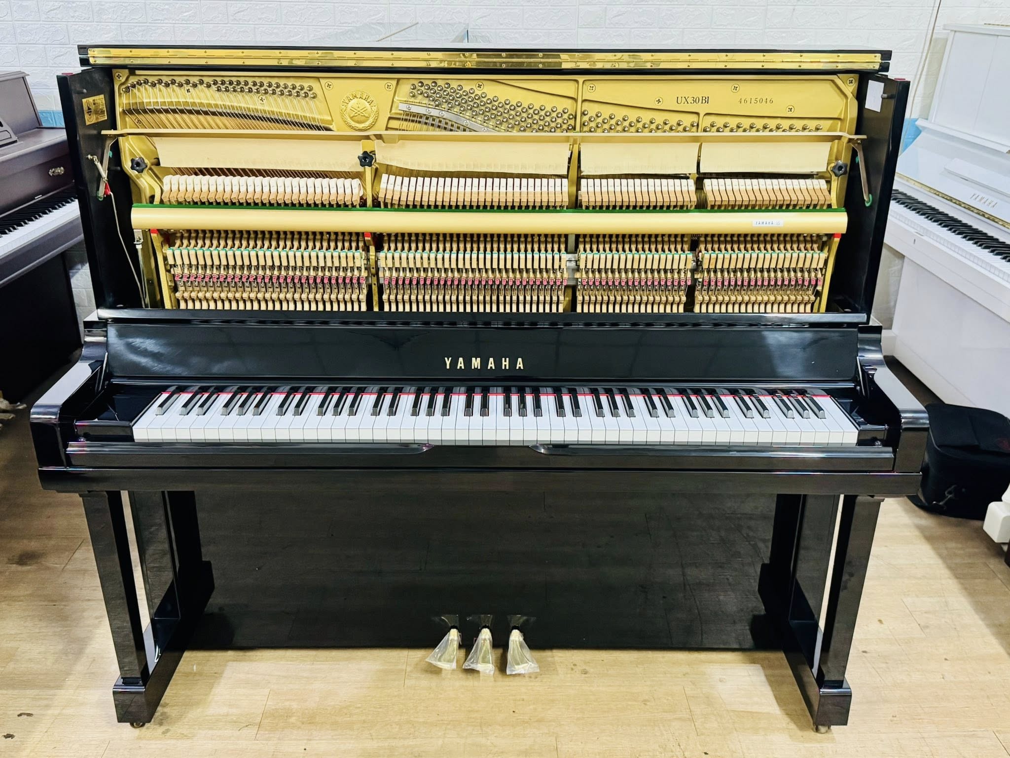 Đàn Piano Cơ Yamaha UX30BL