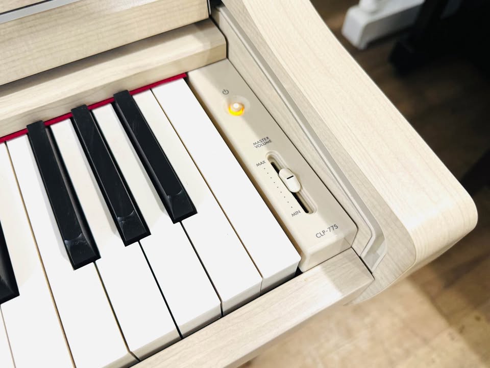Đàn Piano Điện Yamaha CLP775 White Ash