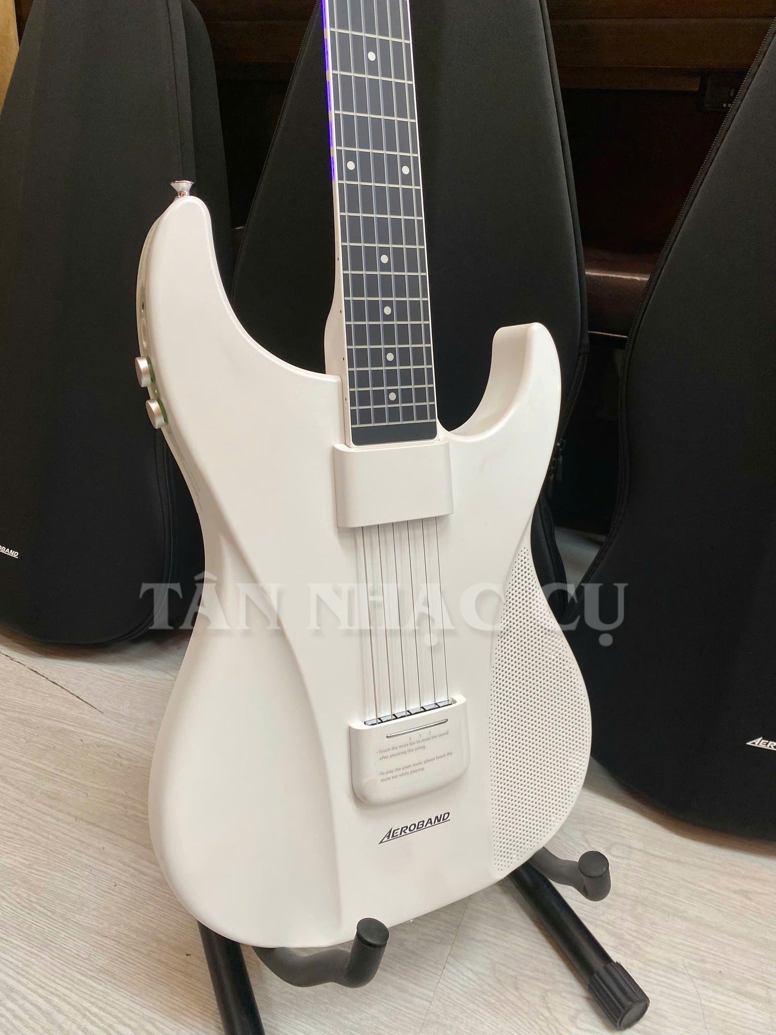 Đàn Guitar AeroBand AG01, White
