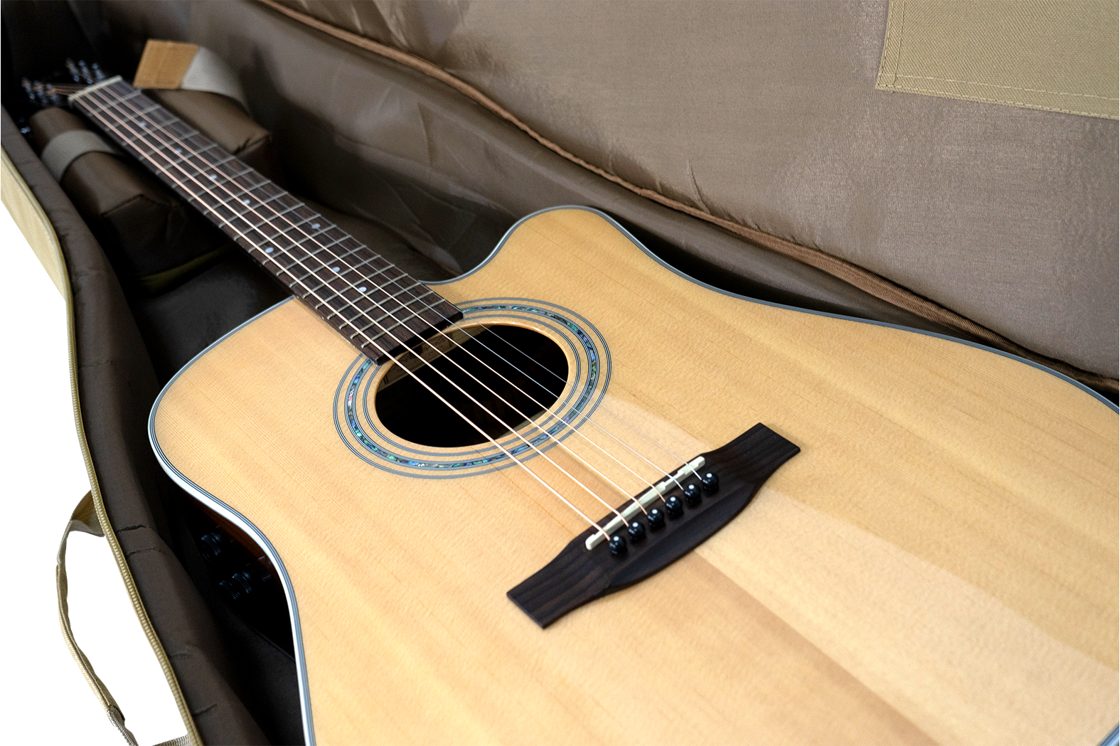 Bao Đàn Guitar Acoustic Saga C3