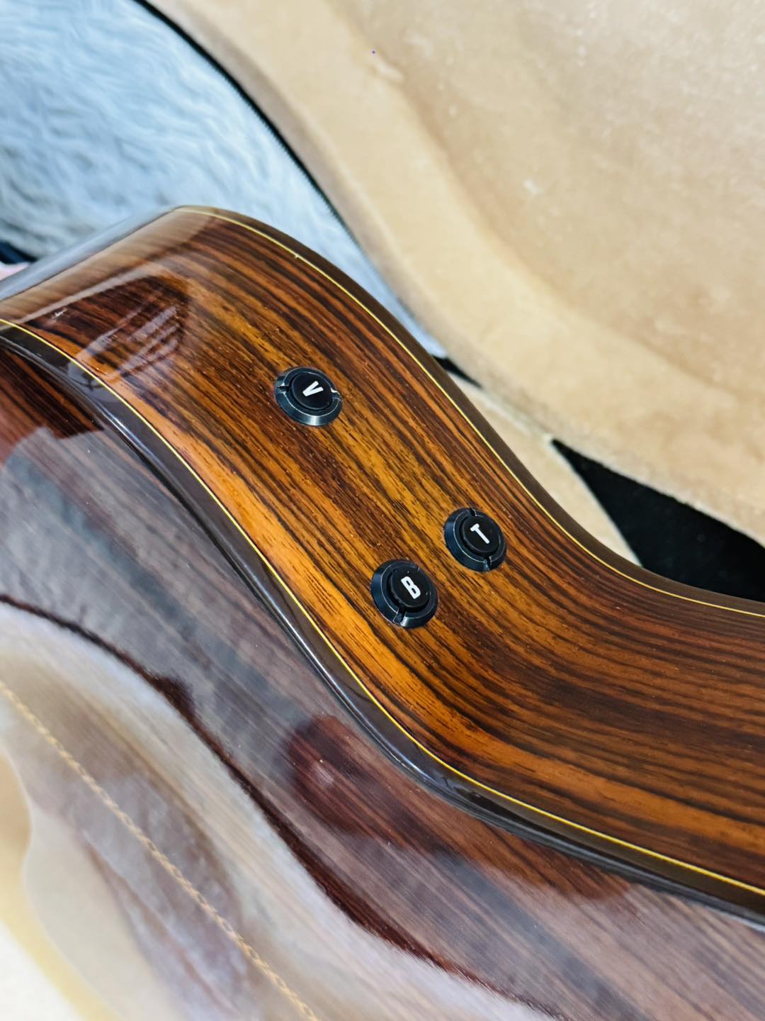 Đàn Guitar Classic Kazuo Yairi CE1