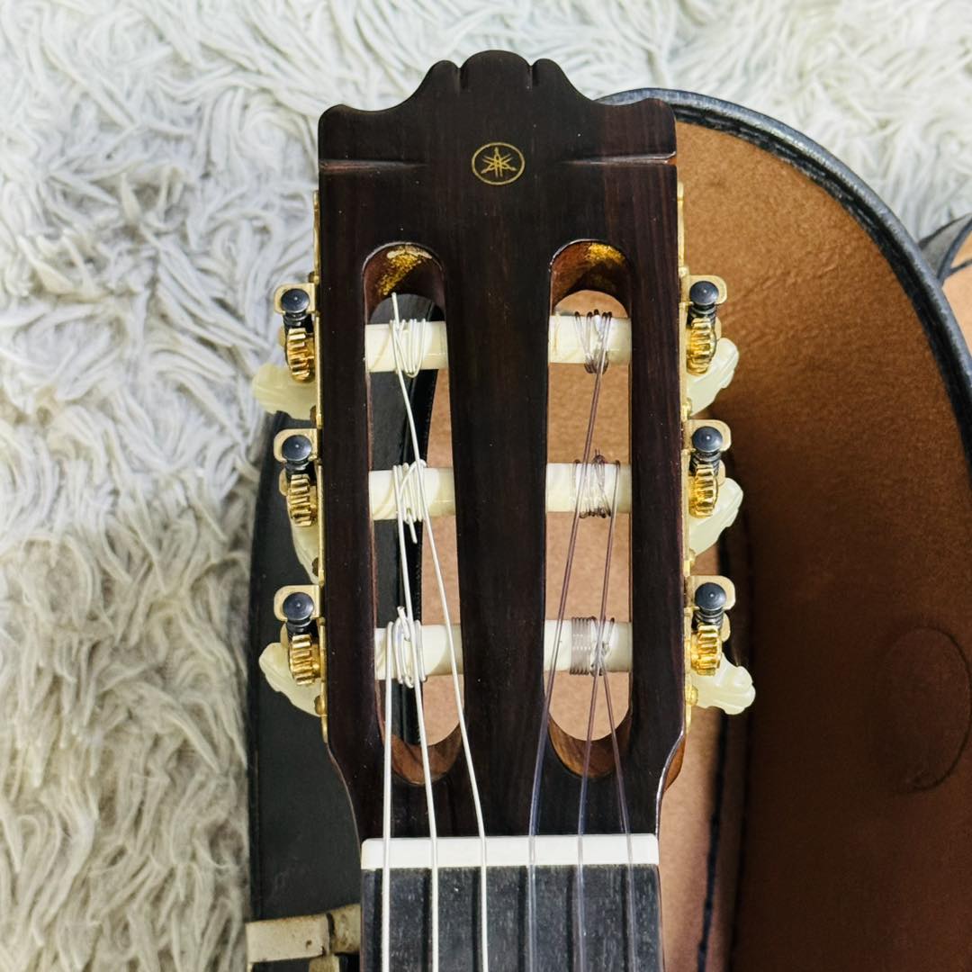 Đàn Guitar Classic Yamaha C 300