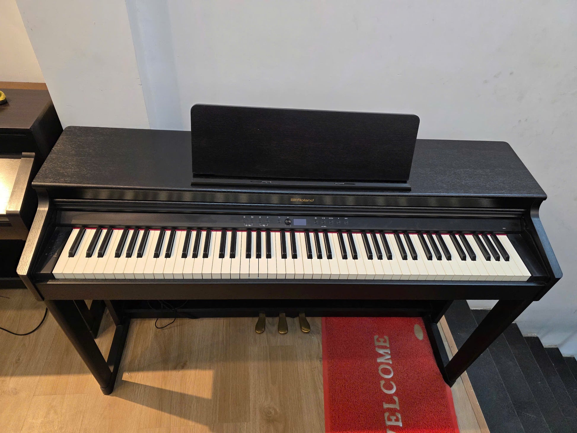 Đàn Piano Điện Roland RP701, Qua Sử Dụng