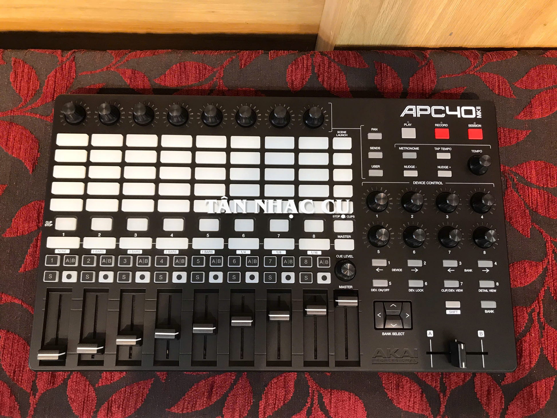 MIDI Pad Controller Akai APC40 MKII