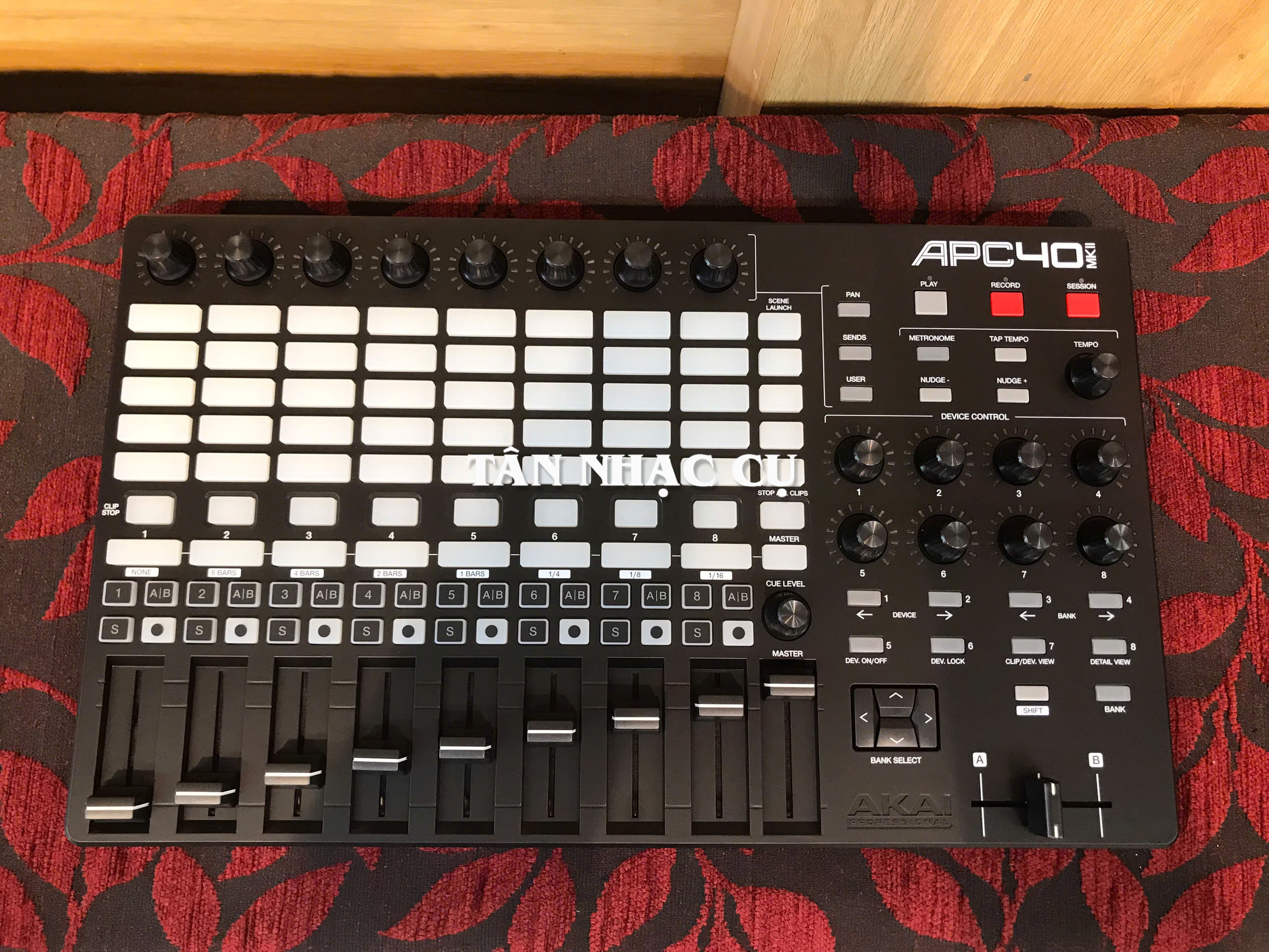 MIDI Pad Controller Akai APC40 MKII