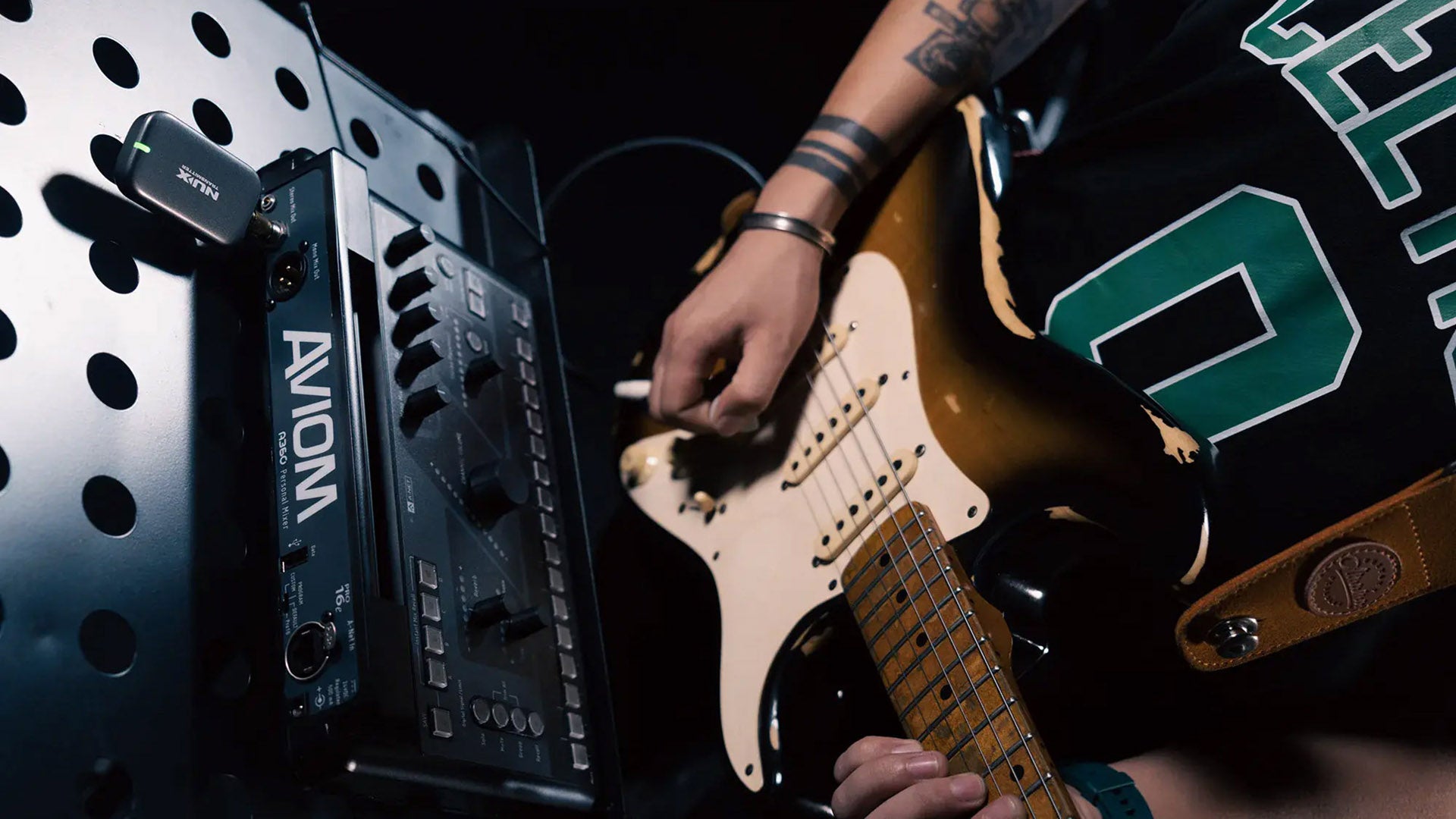 Bộ Thu Phát Tín Hiệu Không Dây In Ear Monitor Wireless System Nux B7PSM