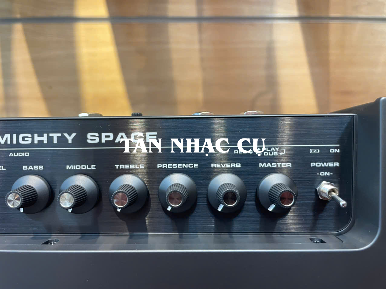 Nux Mighty Space