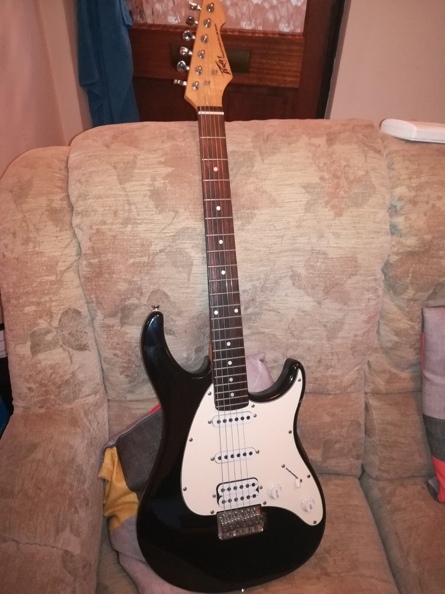 Đàn Guitar Điện Peavey Raptor Plus HSS Electric Guitar, Rosewood Fingerboard, Black