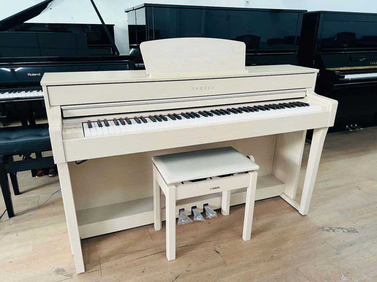 Đàn Piano Điện Yamaha CLP635