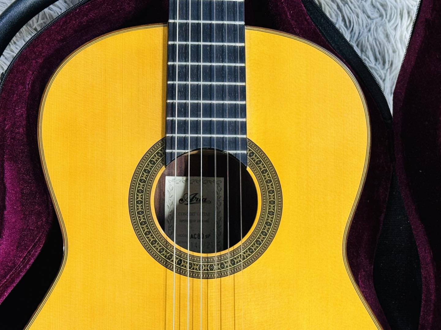 Đàn Guitar Classic Aria AC80