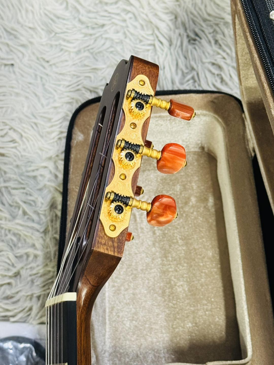 Đàn Guitar Classic Yamaha NTX1200R