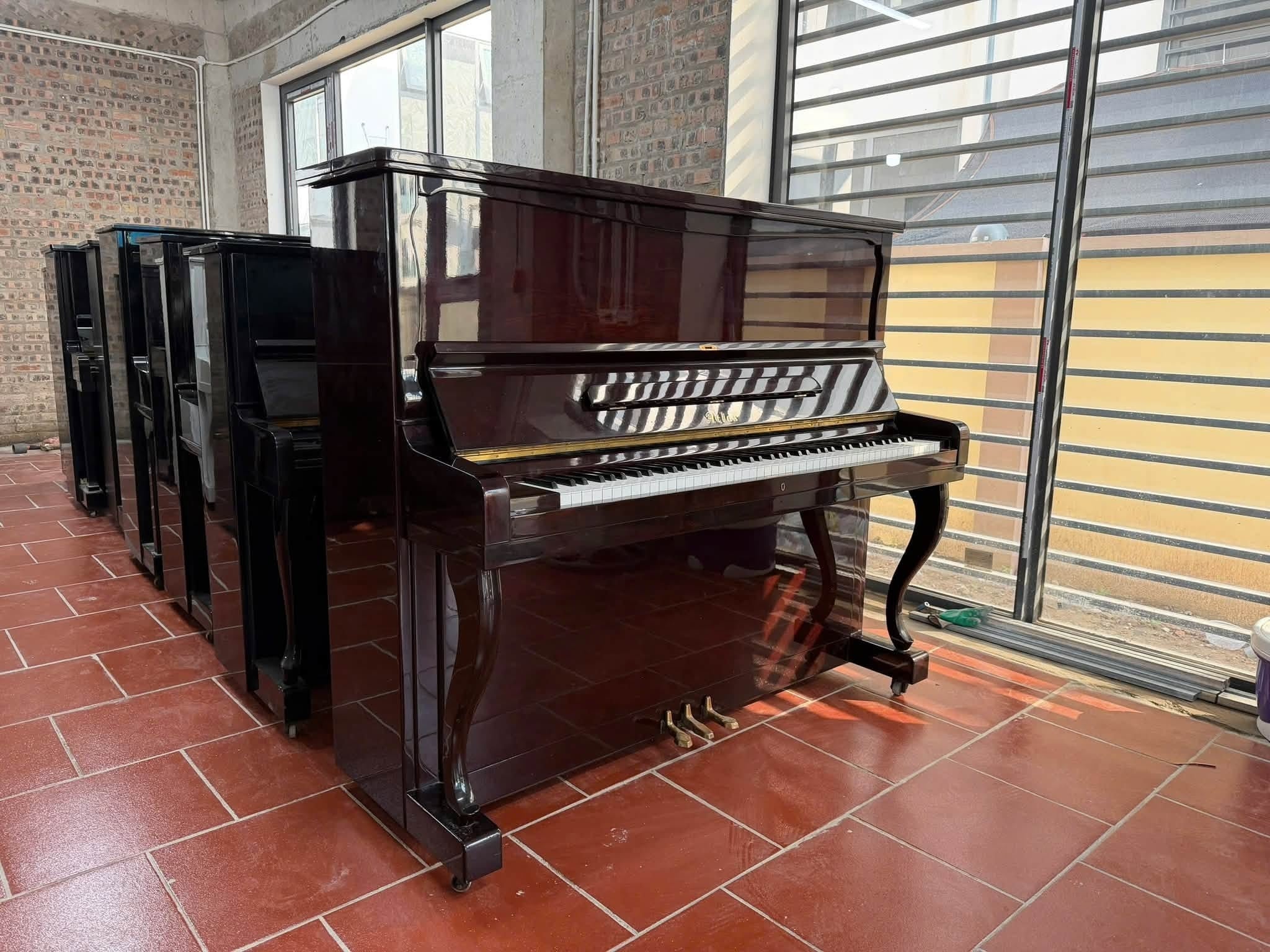 Đàn Piano Cơ Upright Atlas A55M