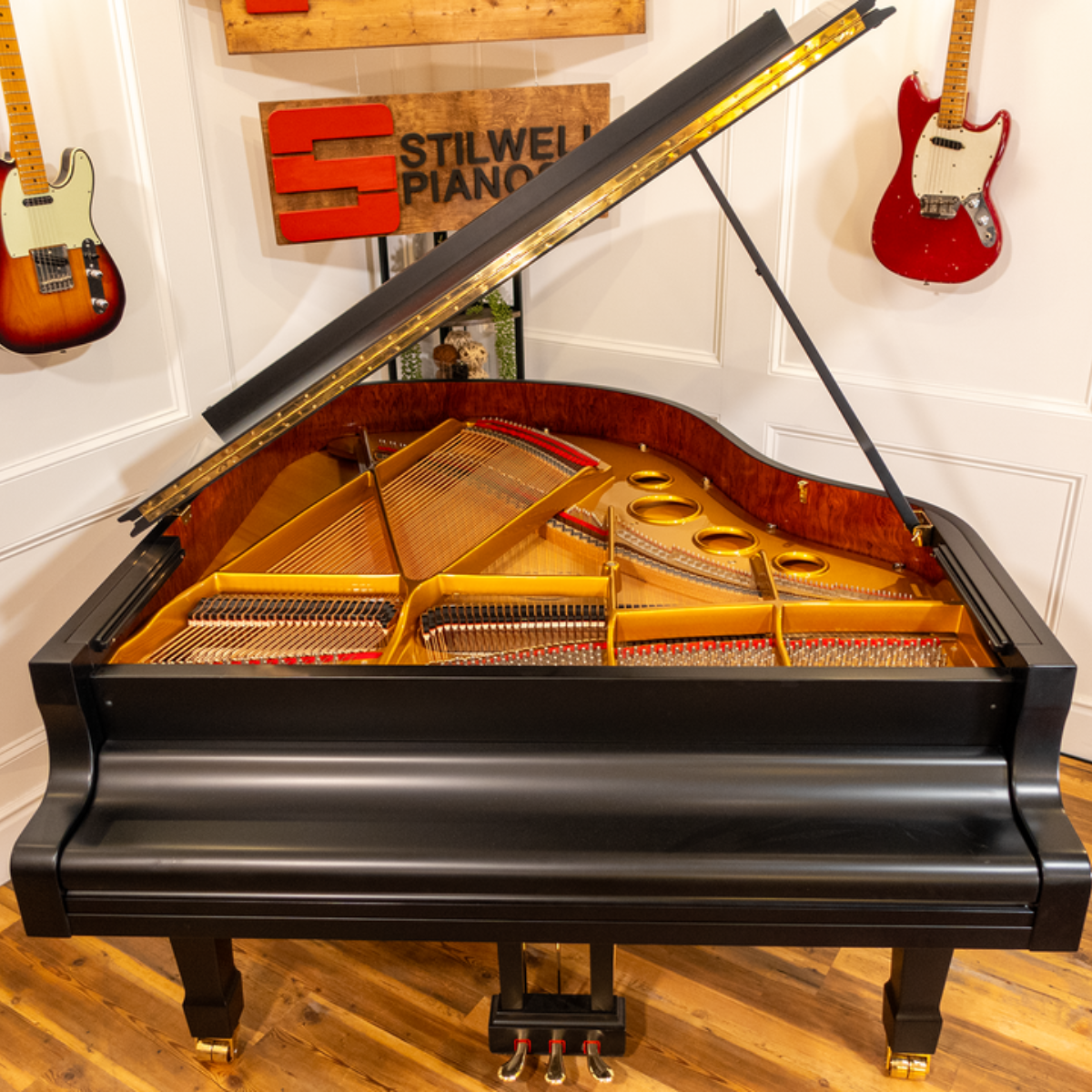 Đàn Grand Piano Estonia Model 168