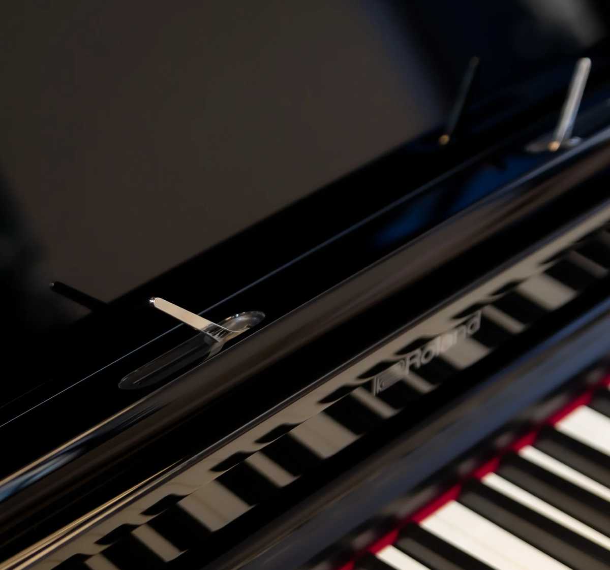 Đàn Grand Piano Roland GP-3, Polished Ebony