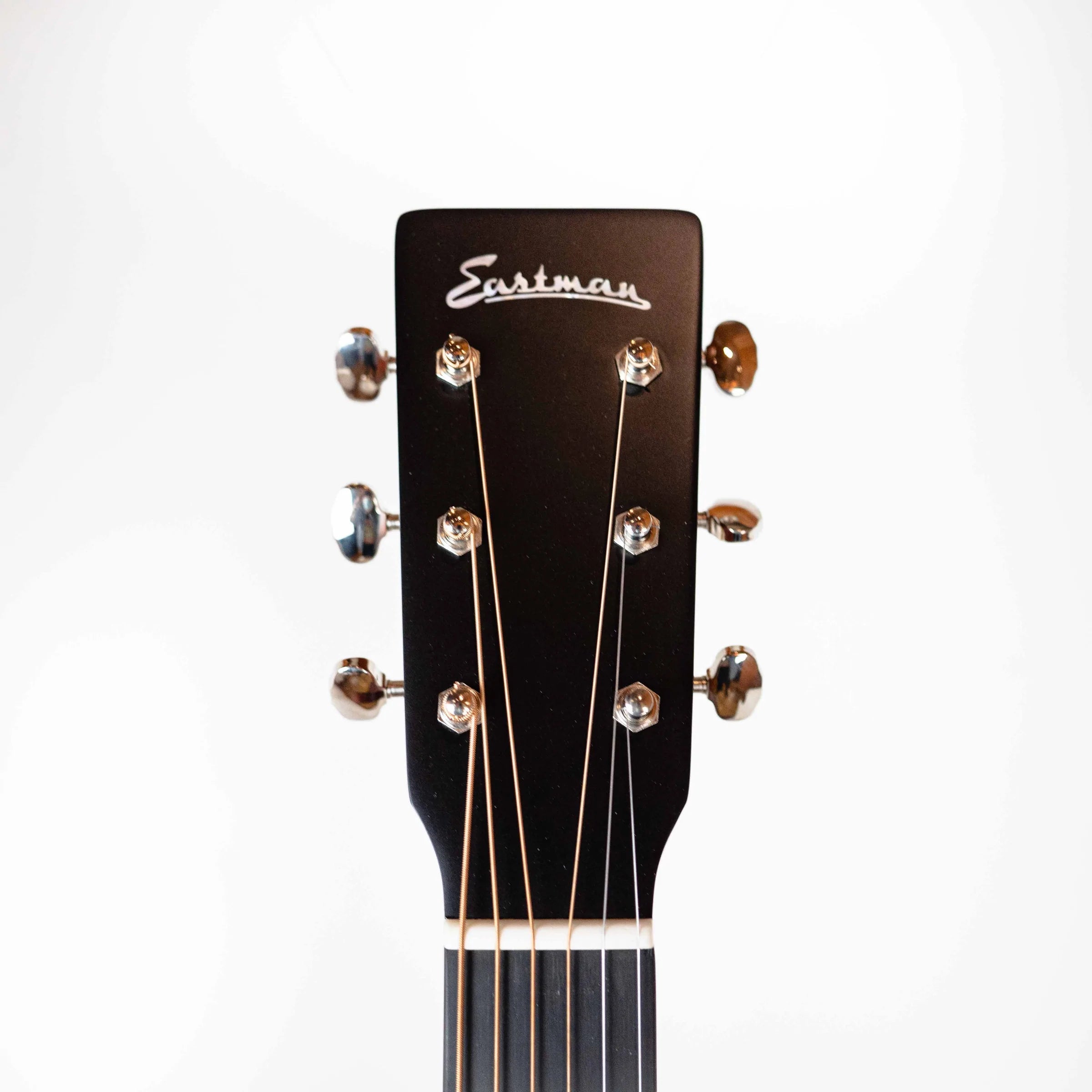 Đàn Guitar Acoustic Eastman Traditional Series E1OM, Classic - Tân Nhạc Cụ