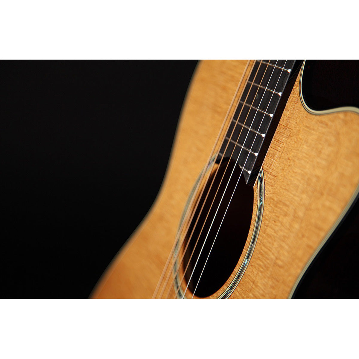 Đàn Guitar Acoustic Takamine EF740FS-TT 