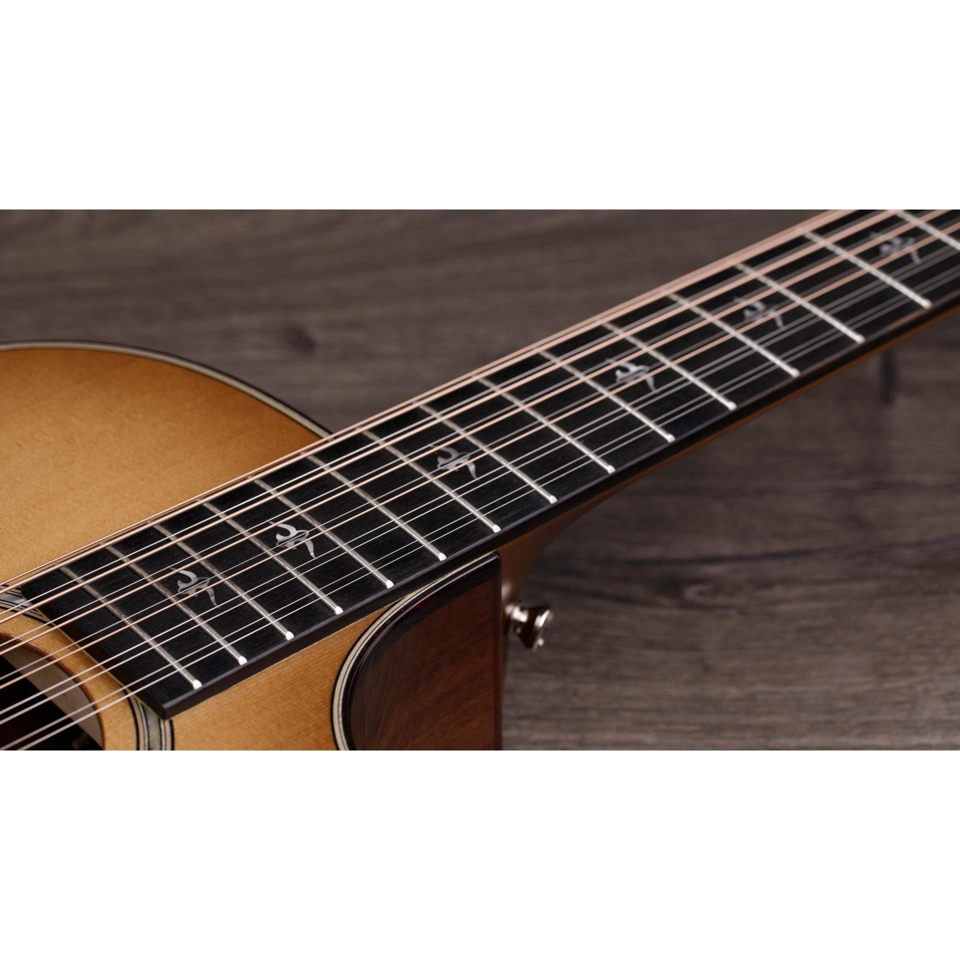 Đàn Guitar Acoustic Taylor 552ce