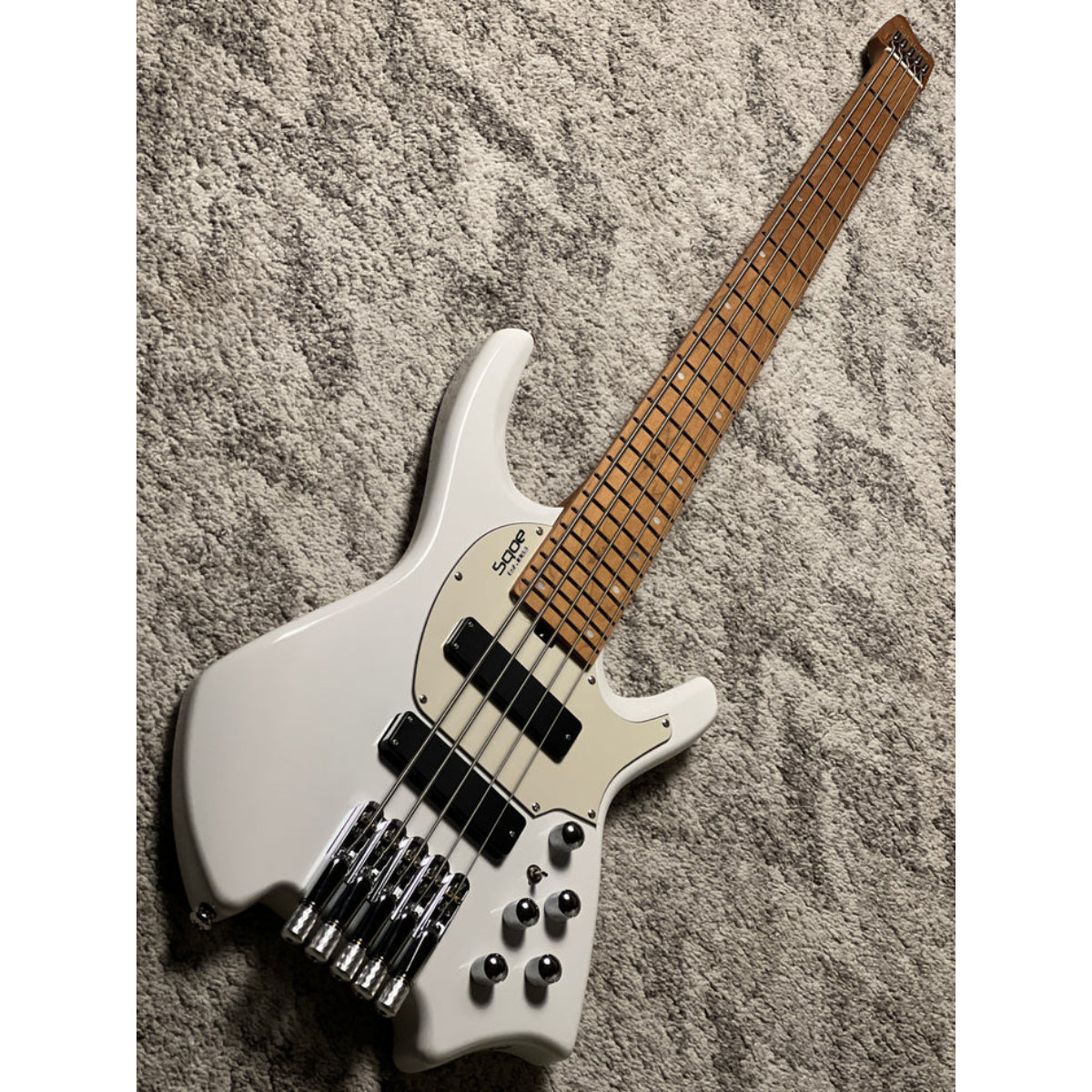 Đàn Guitar Bass 5 Dây Sqoe SBWT750, Pearl White