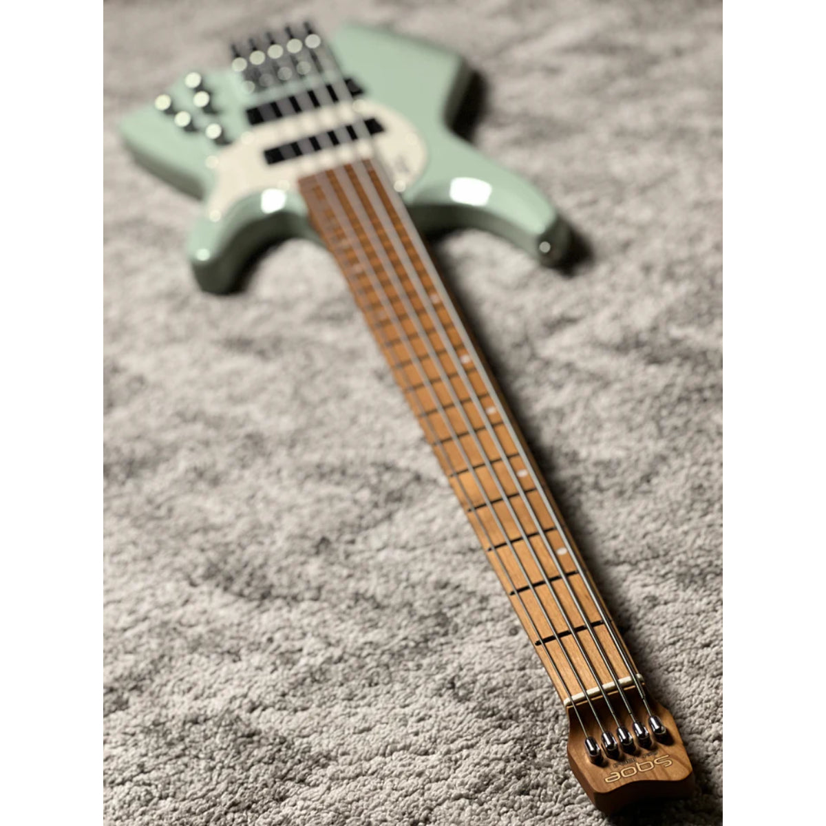 Đàn Guitar Bass 5 Dây Sqoe SBWT750, Surf Green