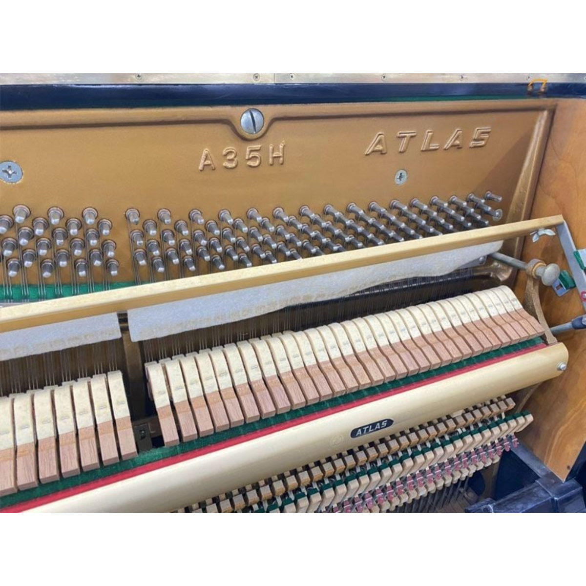 Đàn Piano Cơ Upright Atlas A35H