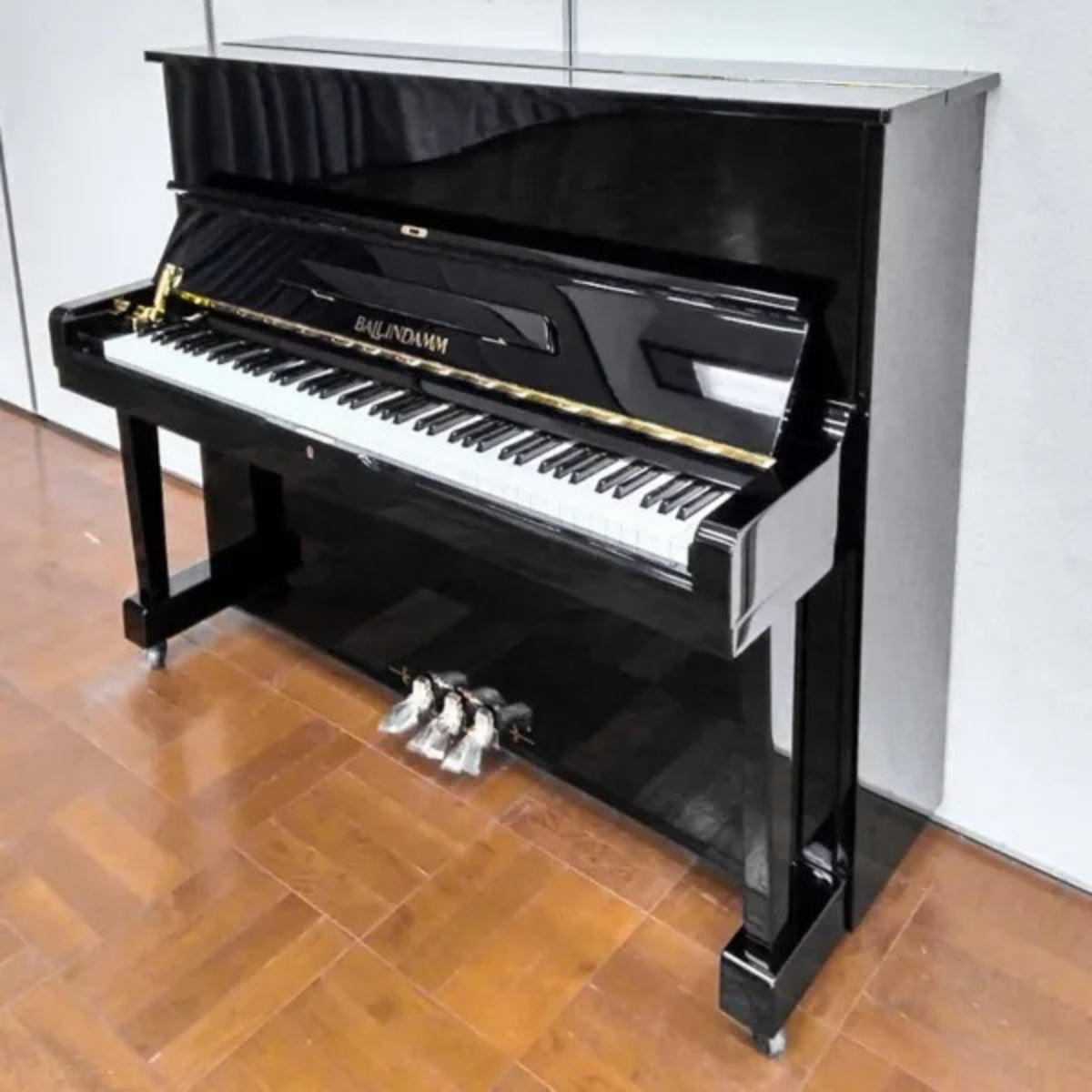 Đàn Piano Cơ Upright Ballindamm BU10