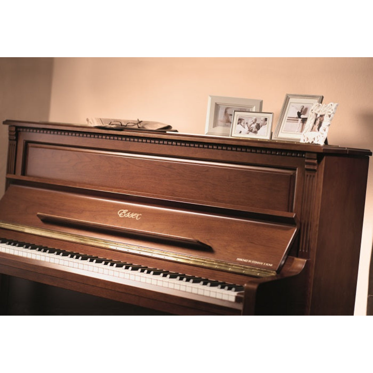 Đàn Piano Cơ Upright Essex EUP116FF